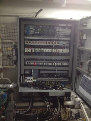ναυτιλιακοί αυτοματισμοί Πειραιάς marine automation Piraeus ship automation systems automation service πλοίων marine electrical service Greece ship control systems repair PLC σε πλοία marine engineer automation
