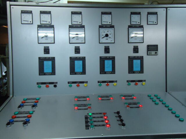 ναυτιλιακοί αυτοματισμοί Πειραιάς marine automation Piraeus ship automation systems automation service πλοίων marine electrical service Greece ship control systems repair PLC σε πλοία marine engineer automation