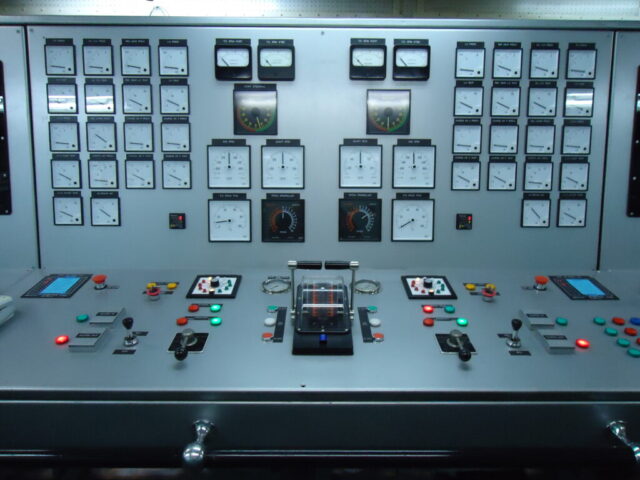 ναυτιλιακοί αυτοματισμοί Πειραιάς marine automation Piraeus ship automation systems automation service πλοίων marine electrical service Greece ship control systems repair PLC σε πλοία marine engineer automation